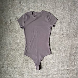 Abercrombie short sleeved ribbed crew bodysuit